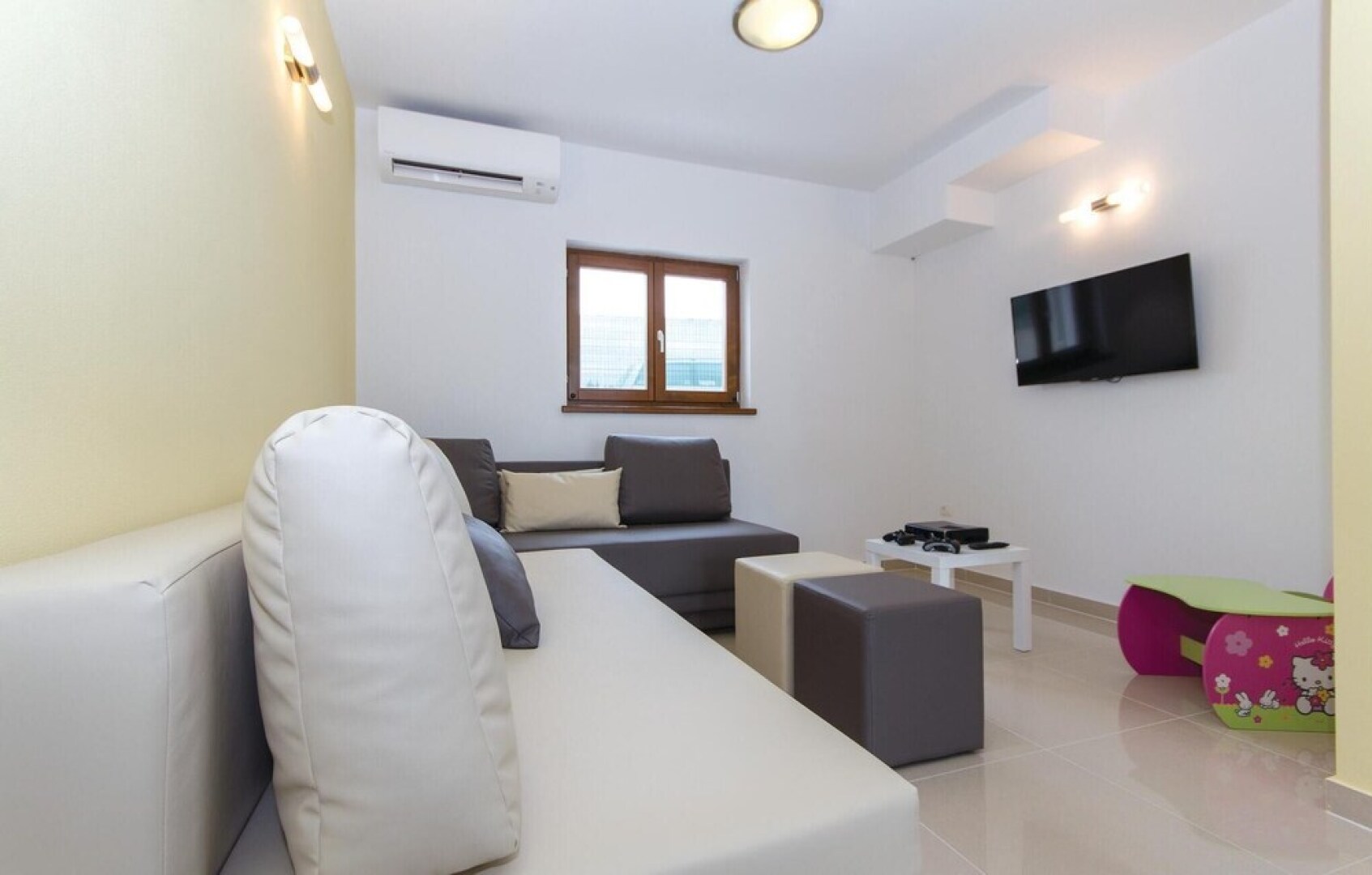 Beautiful Home in Vodnjan With Sauna, Wifi and 4 Bedrooms