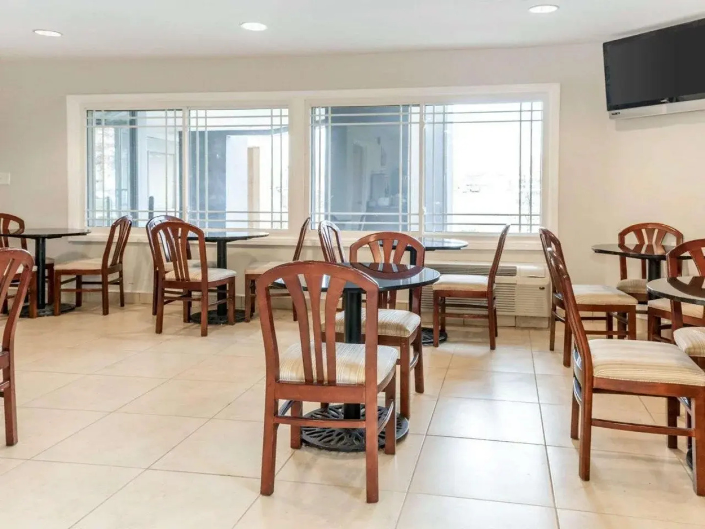 BlissPoint Inn Northwest Indianapolis