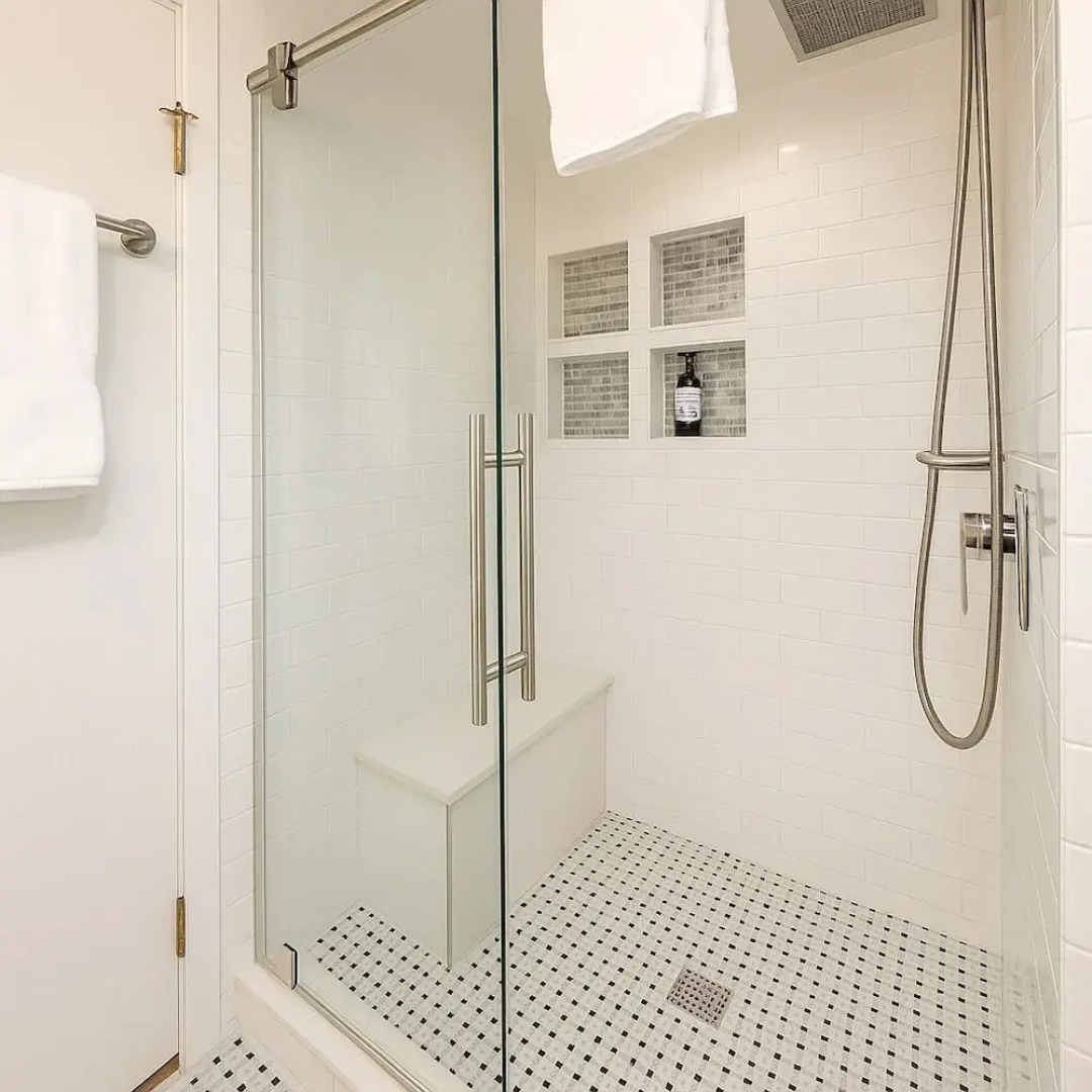 Luxury 180 degree Lake View