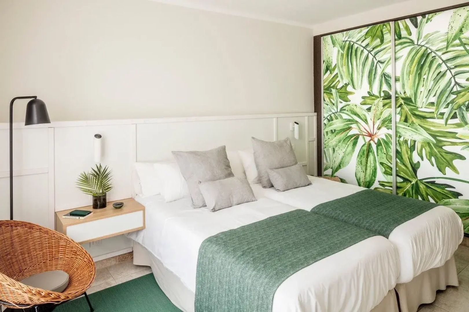 AQUA Hotel Bertran Park