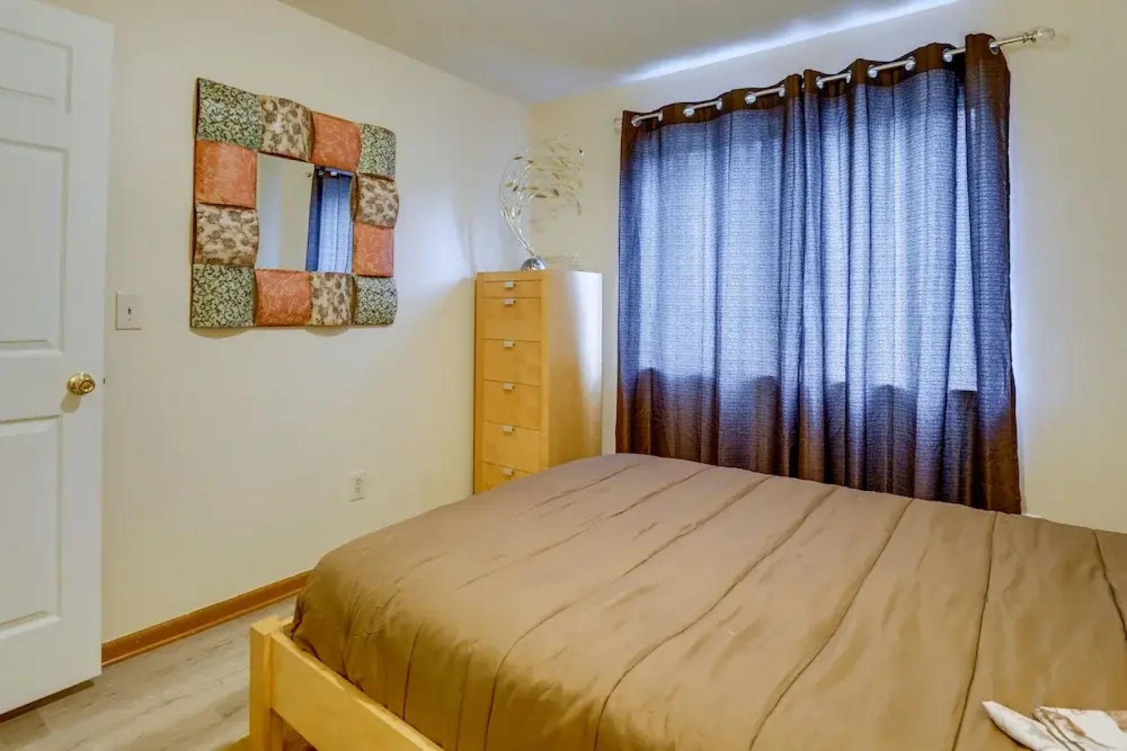 Cozy Clinton Township Condo: 3 Mi to Anchor Bay!