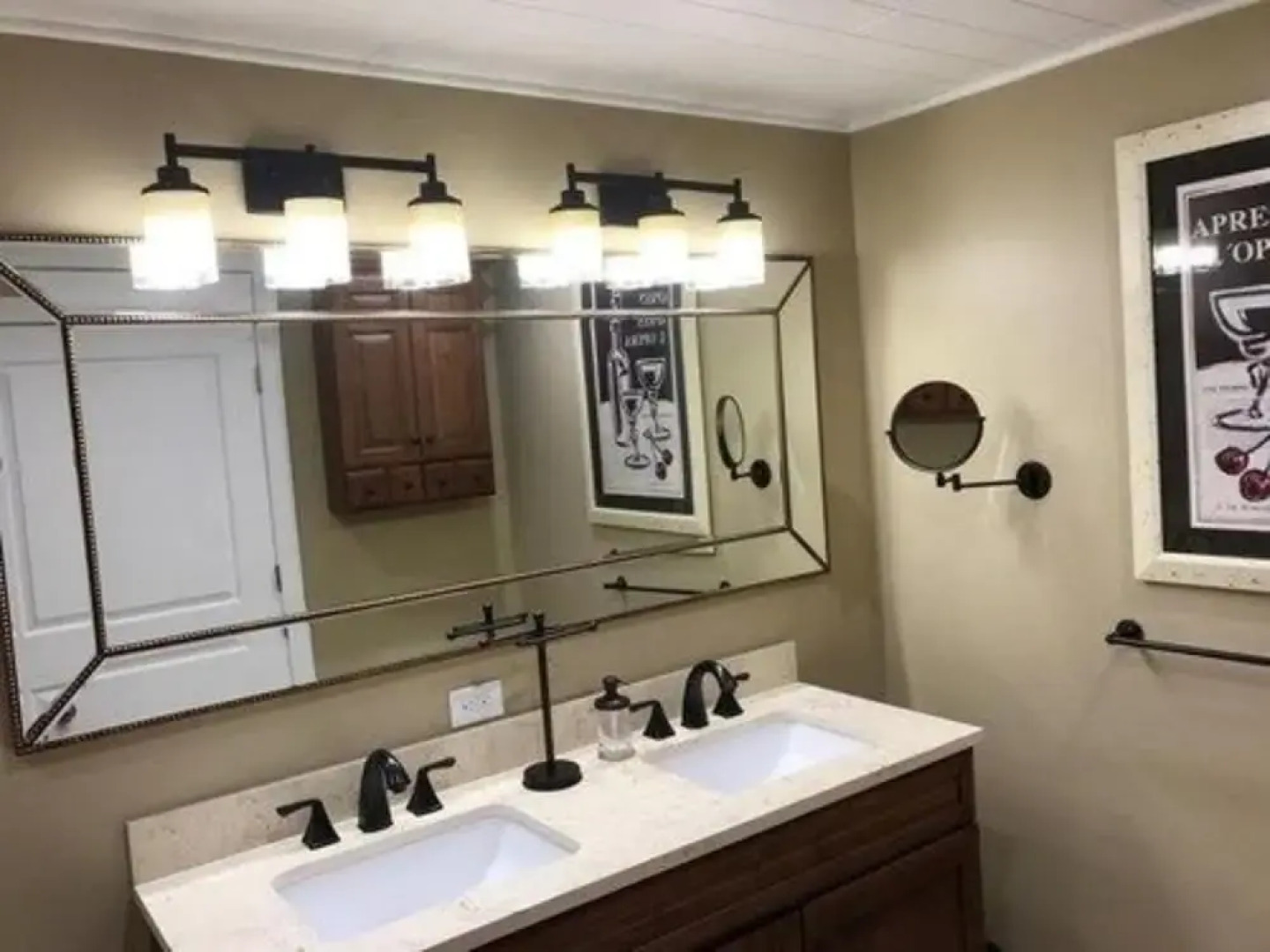 Elegant 2 king bedroom apartment