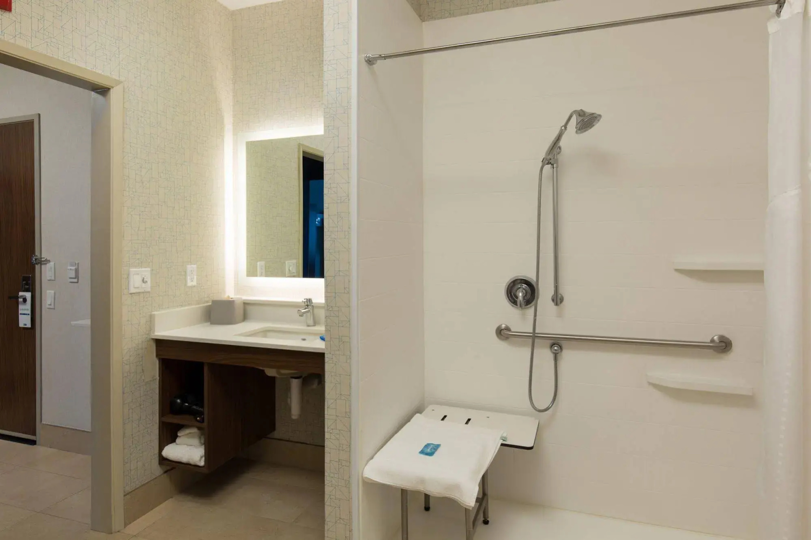 Holiday Inn Express Visalia Sequoia Gateway Area by IHG