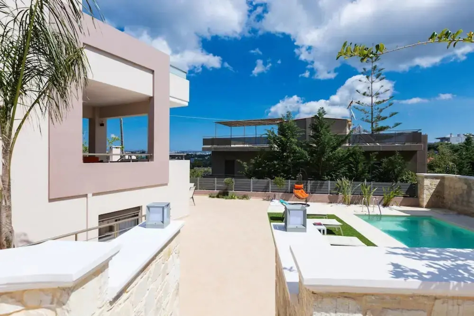 Peris Villa