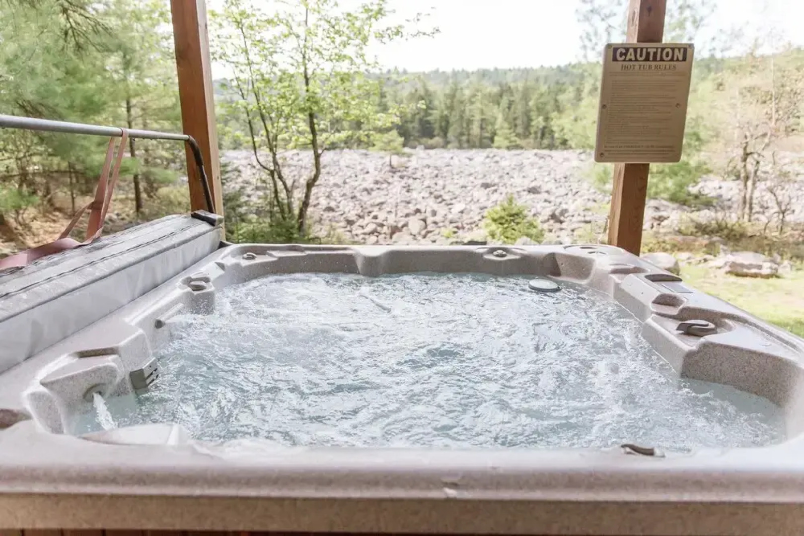 Boulder Field Lodge ~ HOT TUB ~ Free Linens