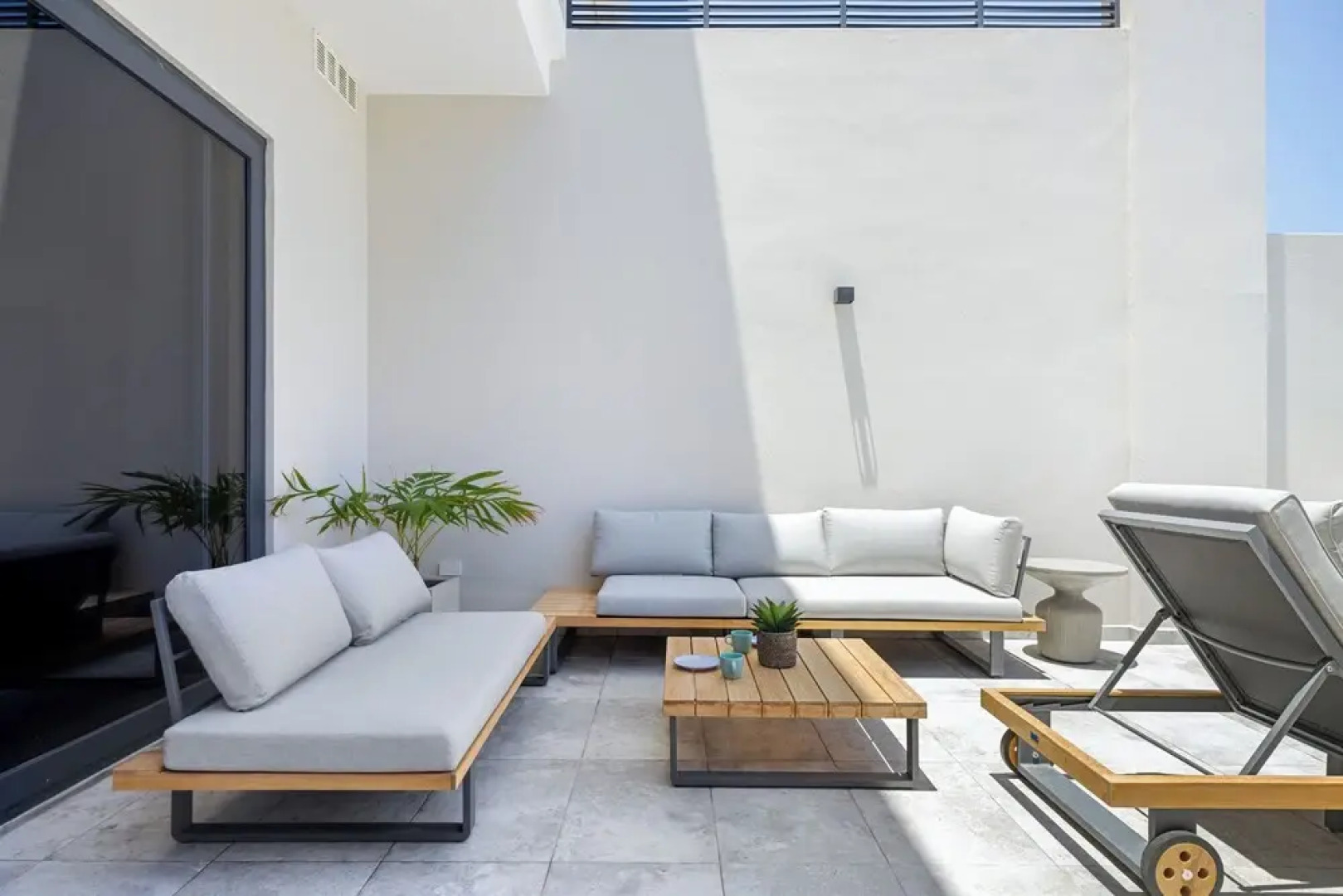 Catalina Residence Apt 3 - L.g. Smith Boulevard 546-j