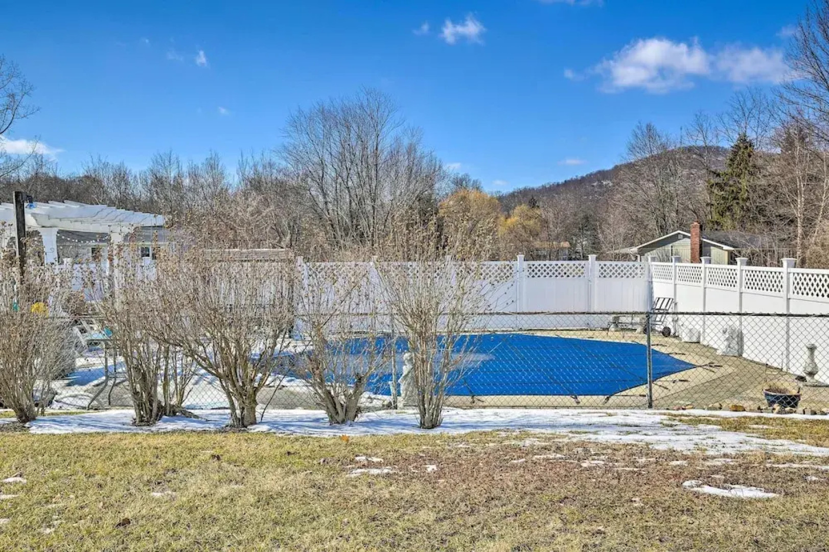 Pet-friendly Hopewell Junction Apt w/ Grill!