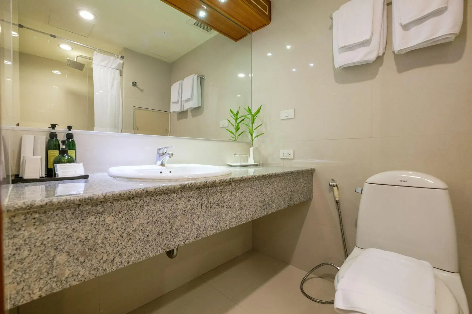 Evergreen Place Siam by UHG