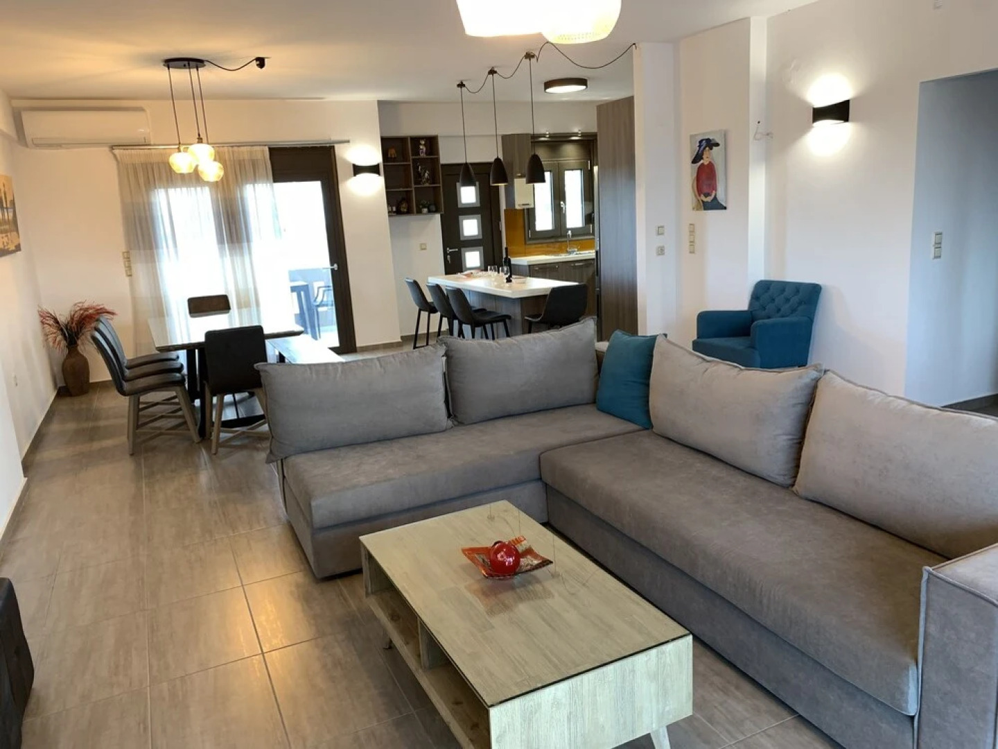 Angela’s Sea View House