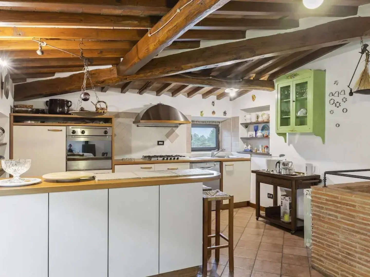 Vintage Holiday Home in Montemagno Camaiore With Sauna