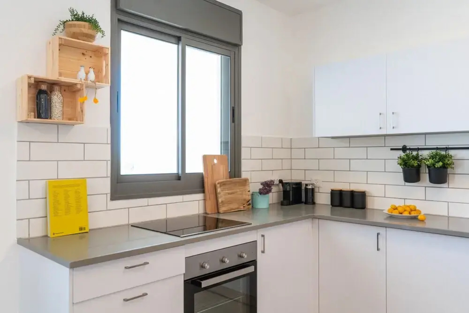 Stylish Seaside Escape with Balcony by Sea N' Rent