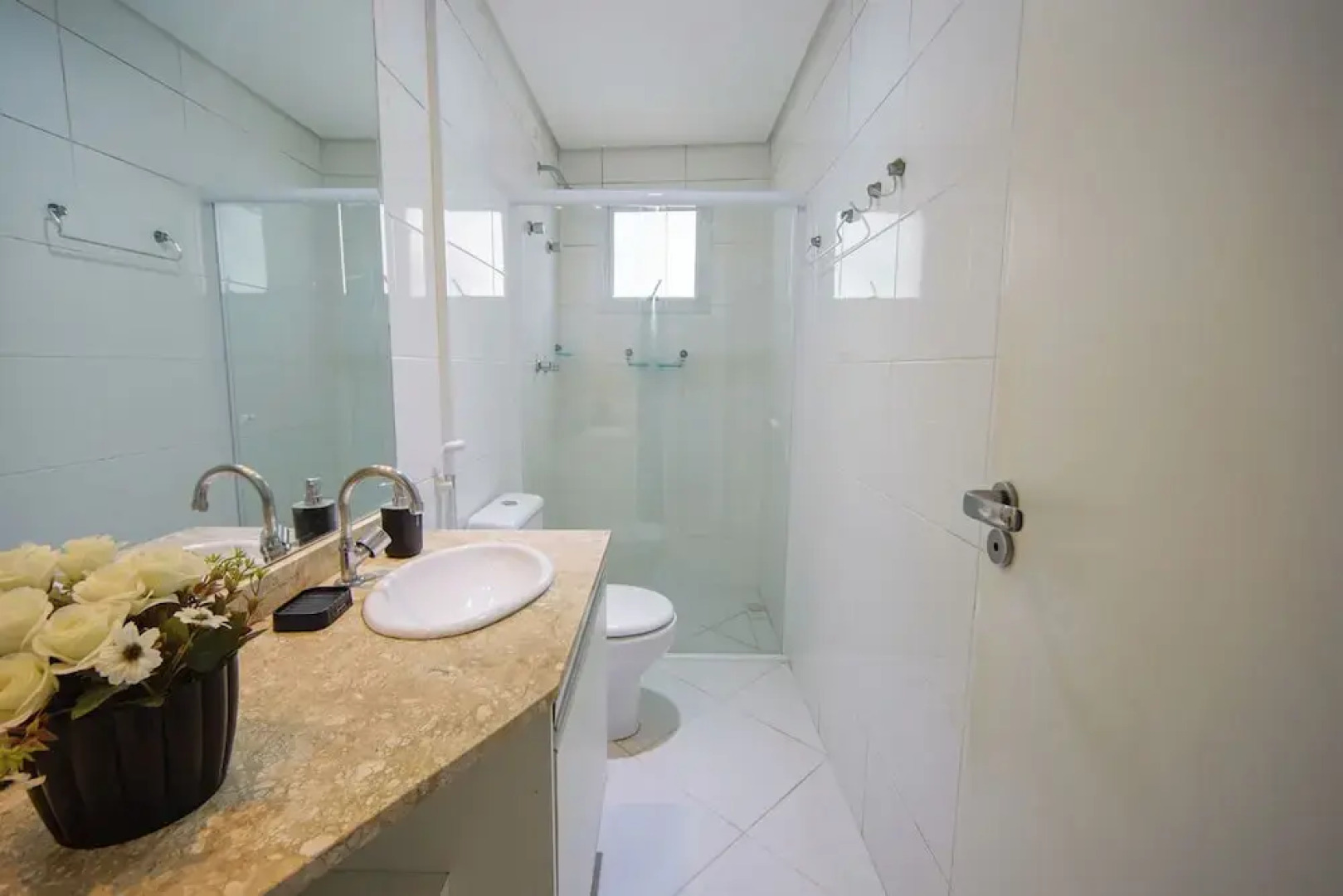 Apto pet Friendly c Churrasqueira a 100m da Praia