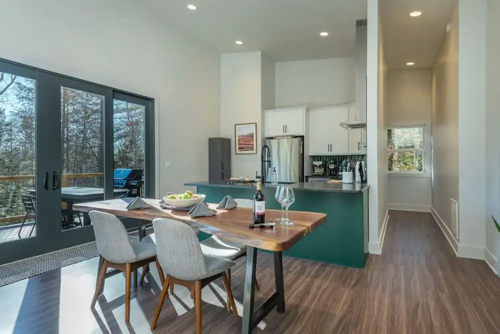 Wet Dry Sauna w Fireplace Close to Waterfalls