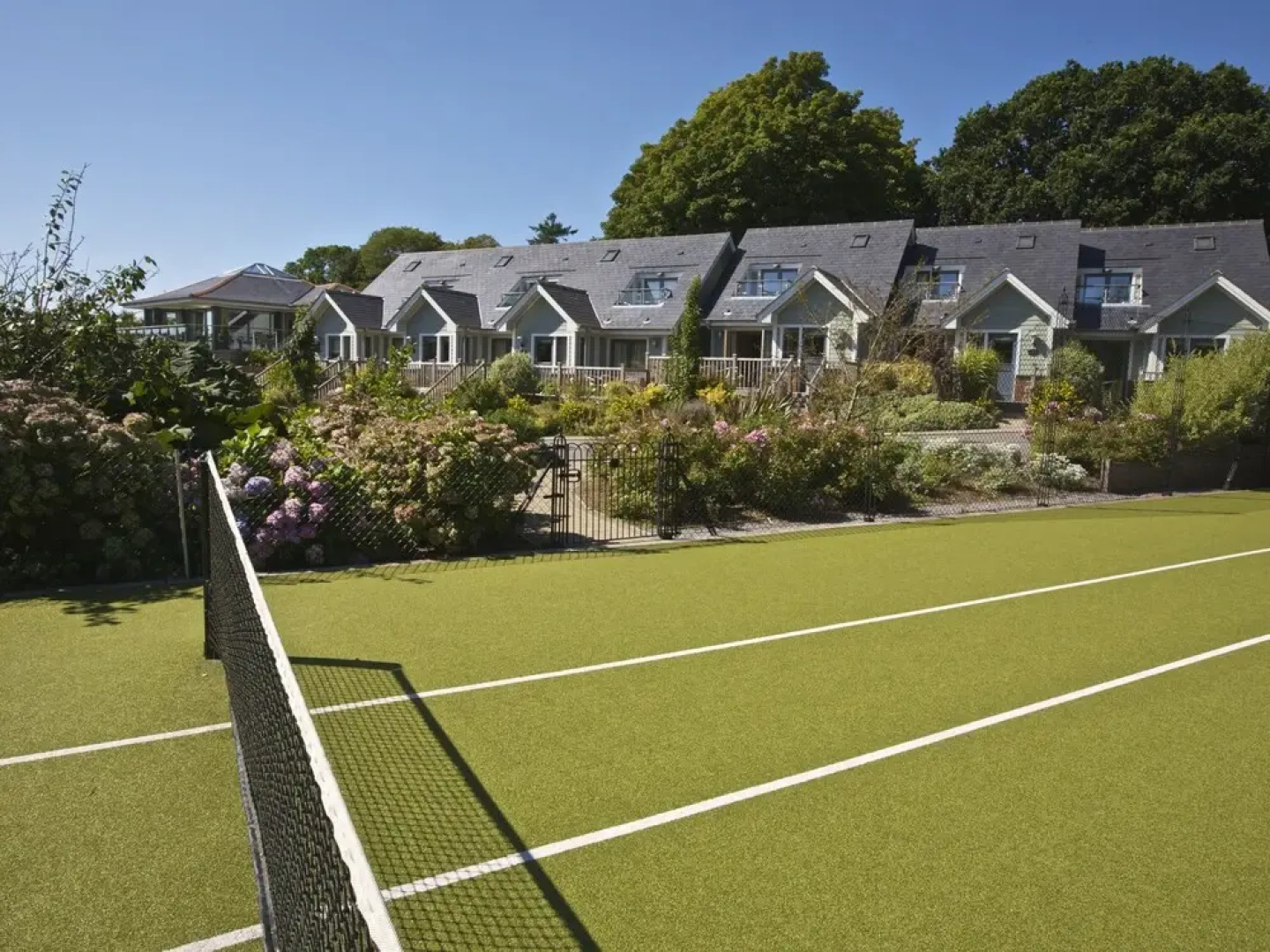 4 Court Terrace, Hillfield Village