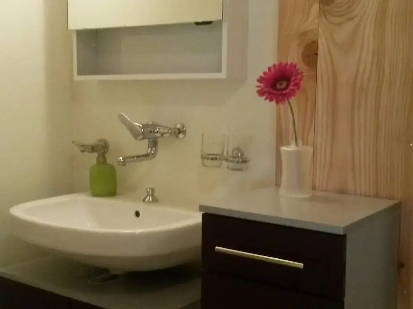 Beautifully Located House in the Midst of the Mountains With a Beautiful View