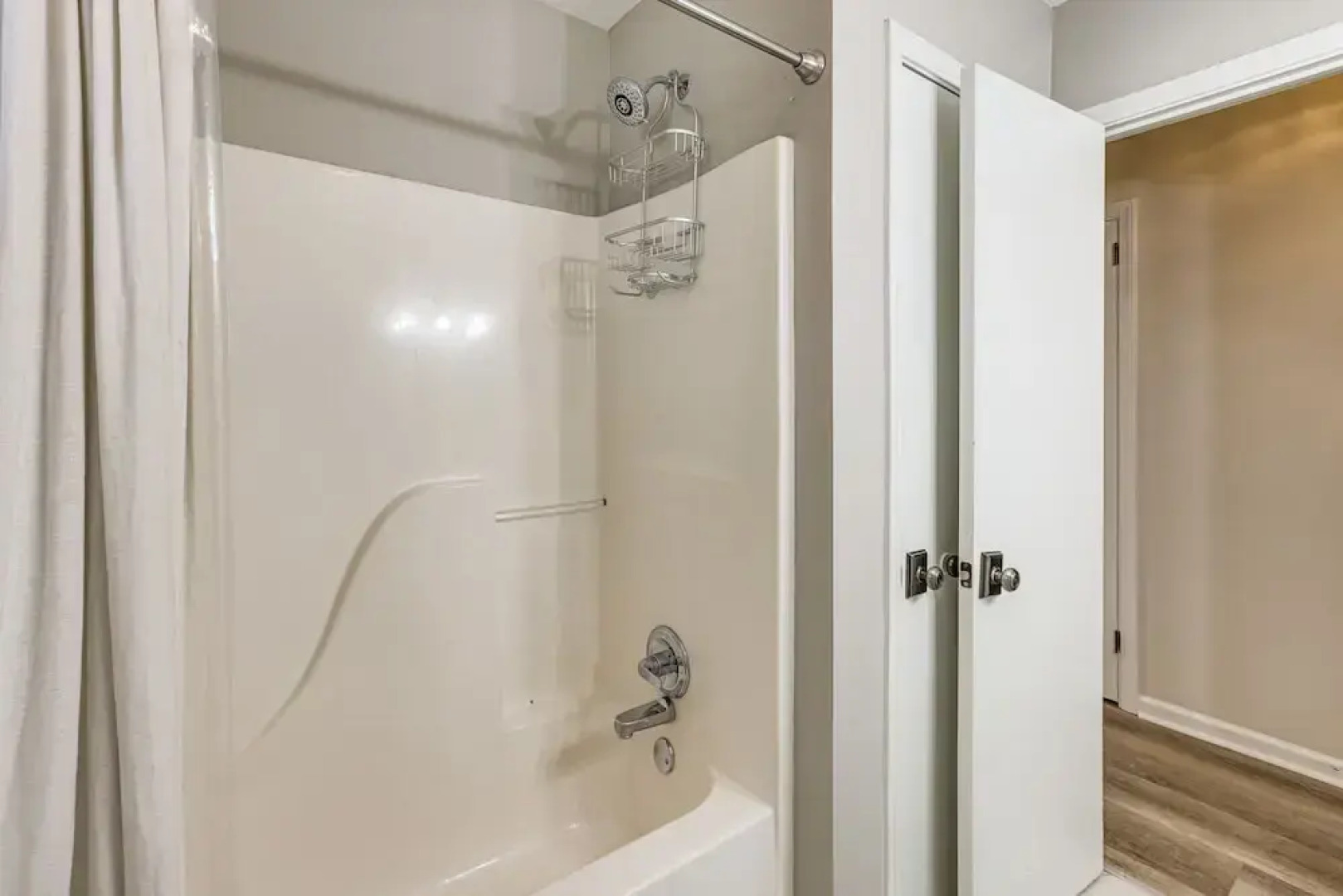 10 Mi to Uab: Inviting Home w/ Free Parking & Wifi