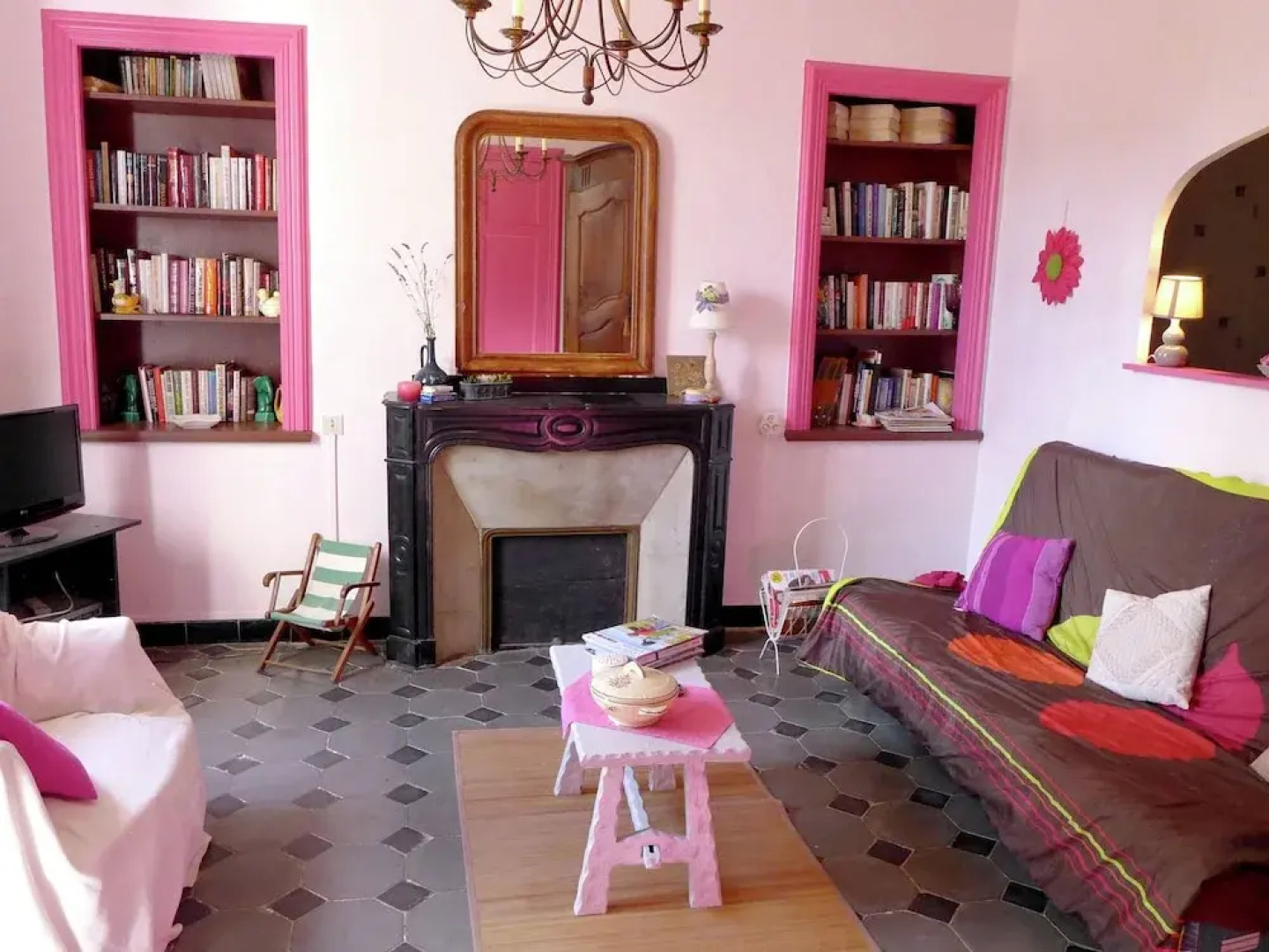 Lovely Holiday Home in Sainte-Valiere with Swimming Pool