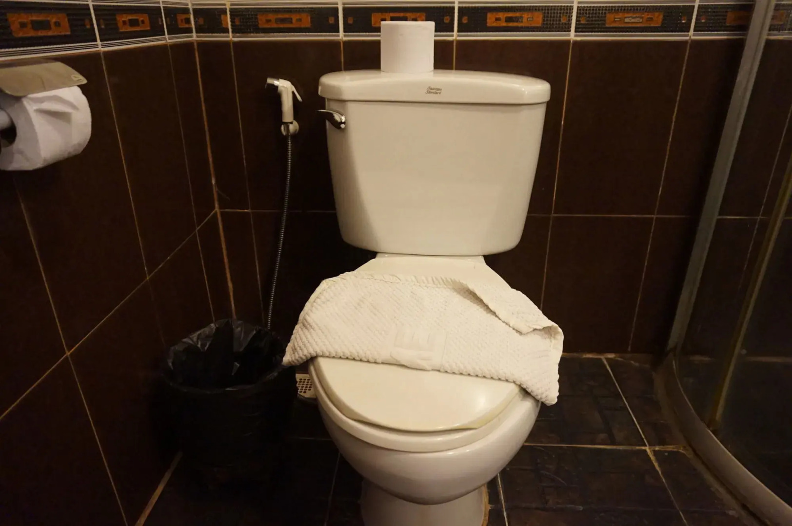 E-Outfitting Vang Thong Hotel