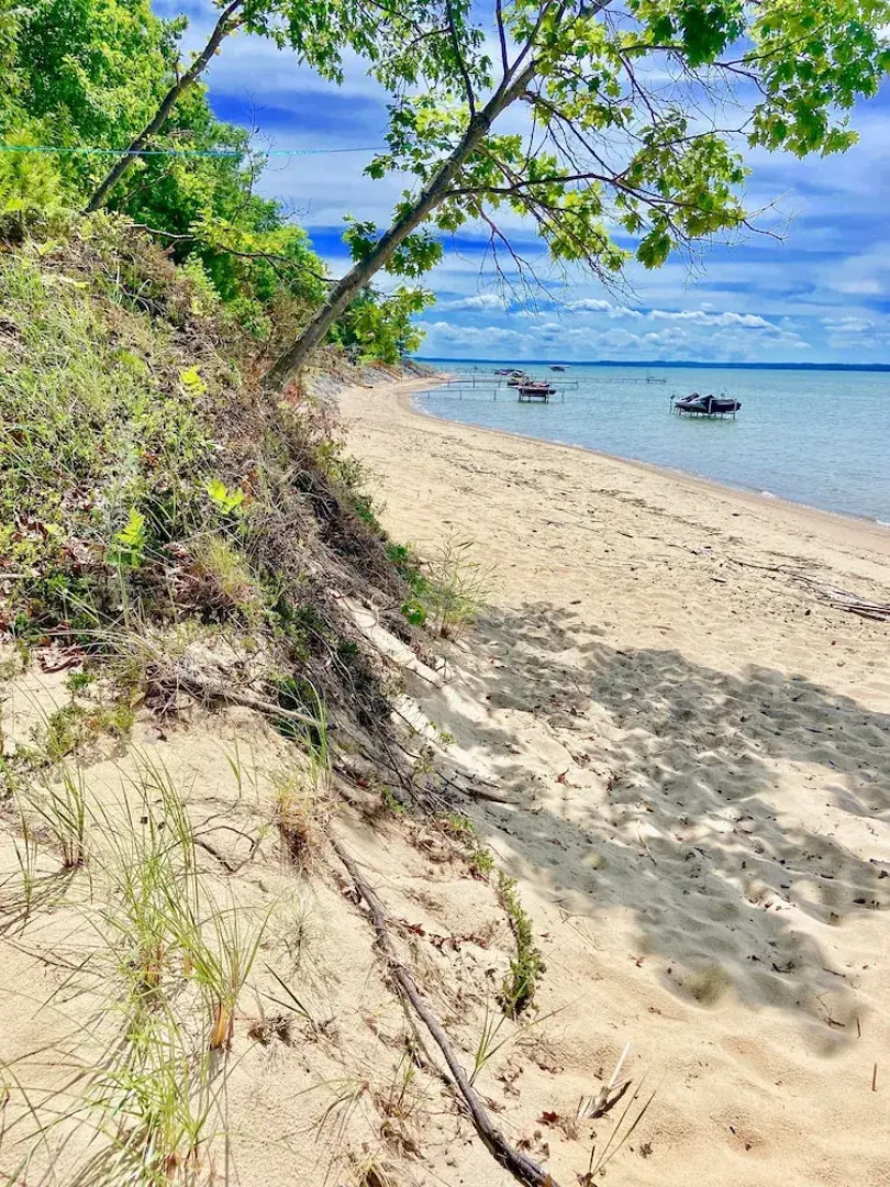 Elk Rapids Lakeshore Inn
