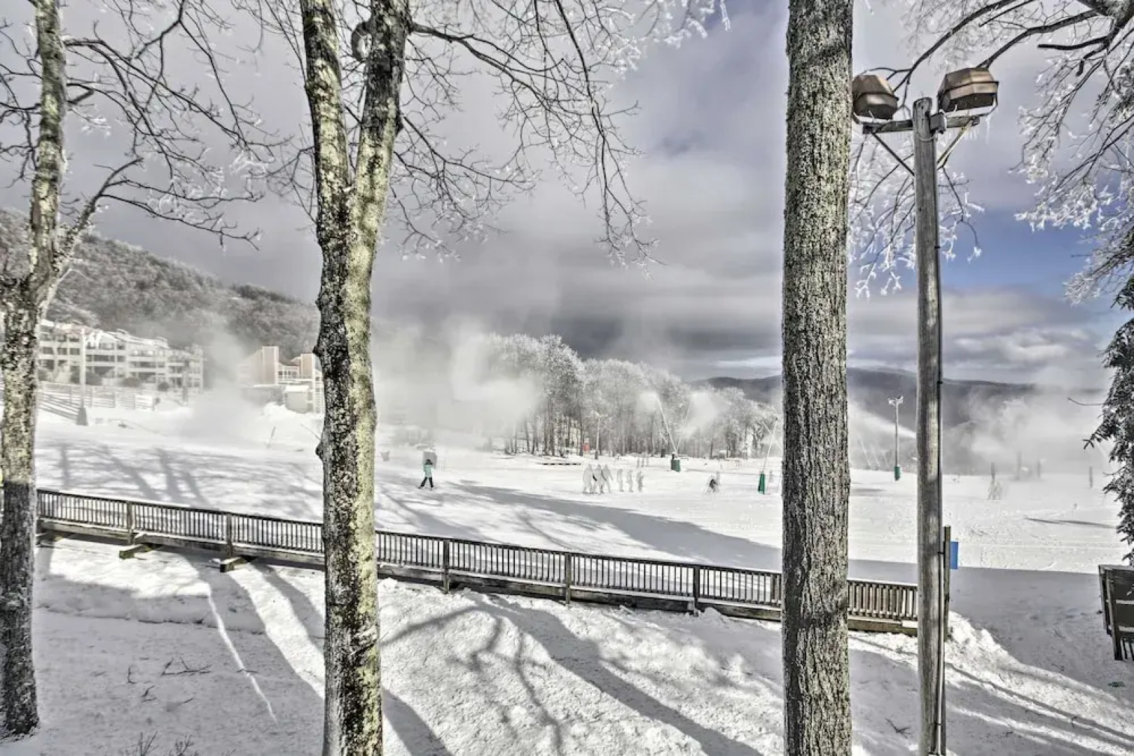 Ski-in Ski-out Wintergreen Condo w/ Balcony