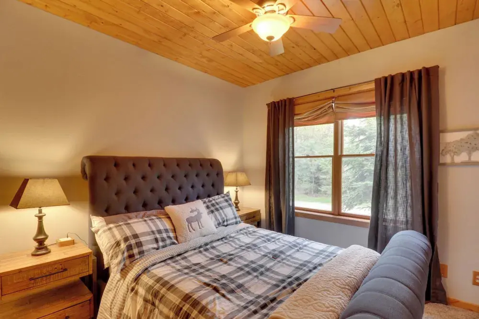 Enchanting Glacier Park Getaway by Flathead Lake!