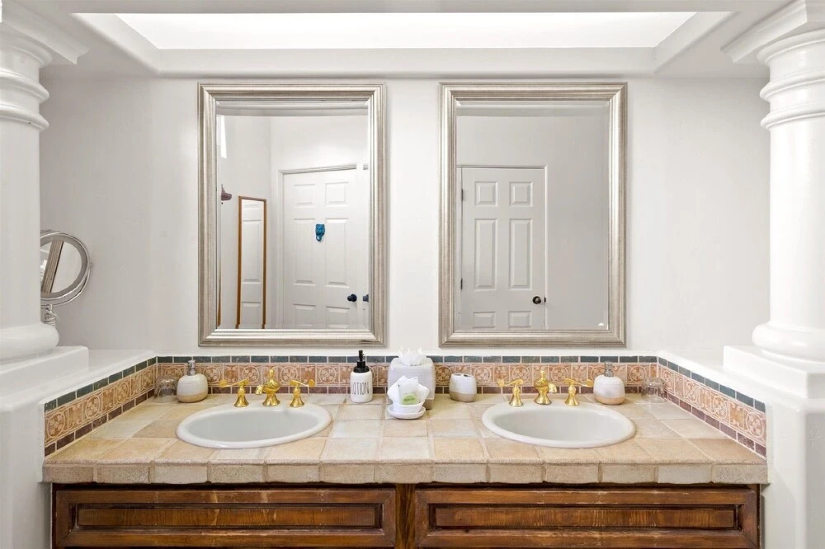 Adobe Village Villa With Private Patio - Sunset 1 Bedroom Villa by RedAwning