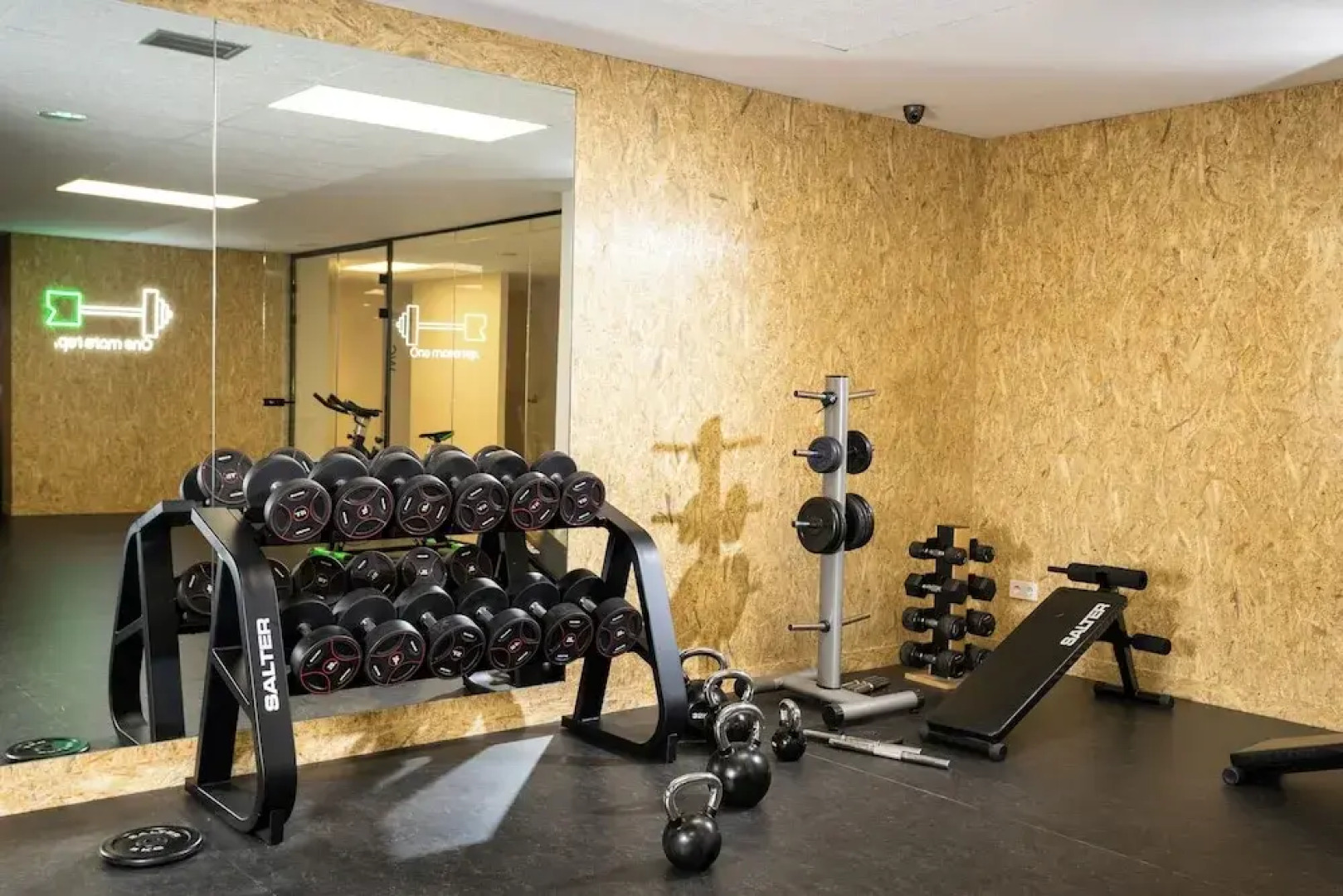 Colegio Mayor Resa Hernán Cortés - Centro Adscrito a REAJ