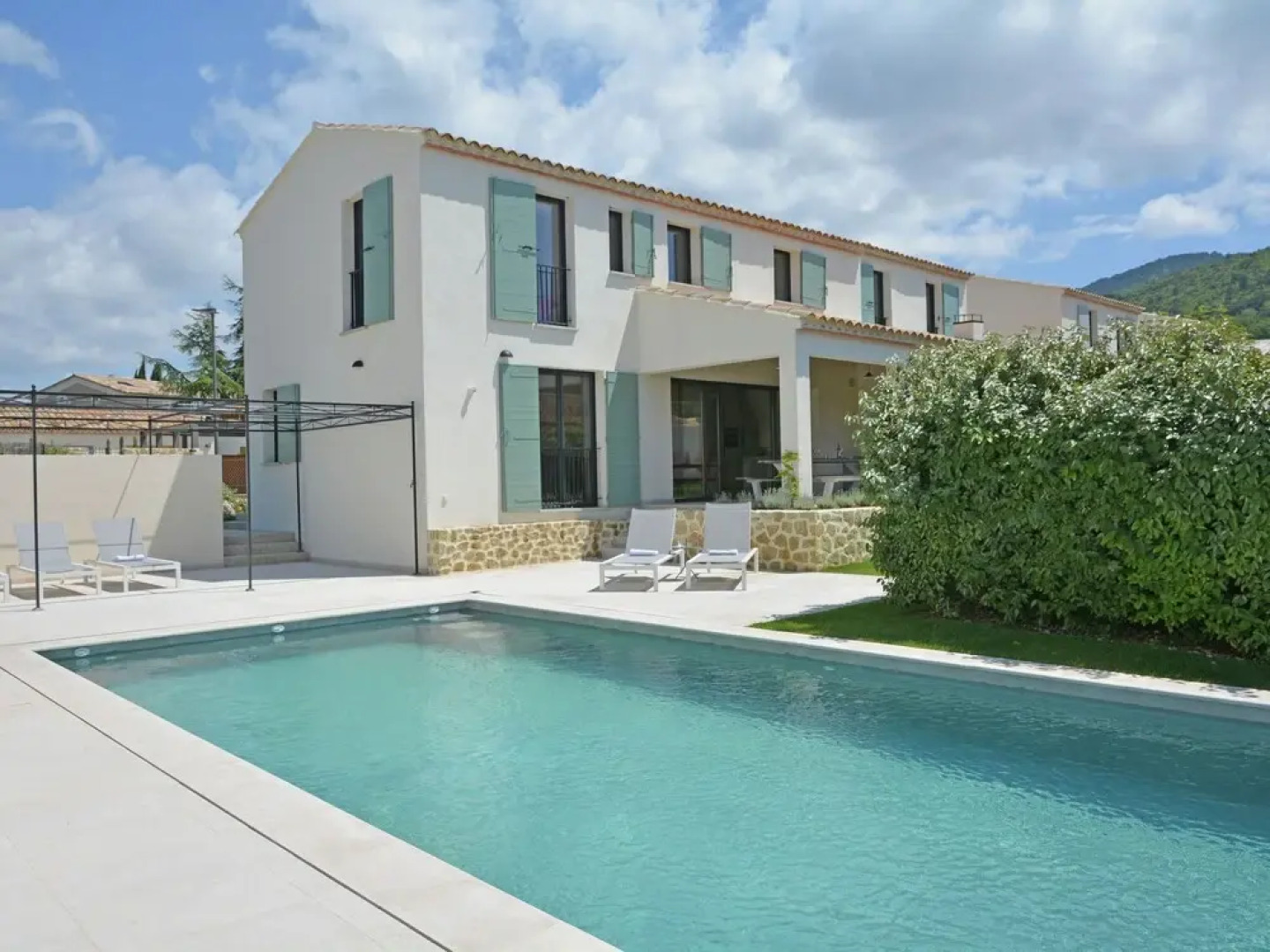 Wonderful Villa in Malaucène with Swimming Pool