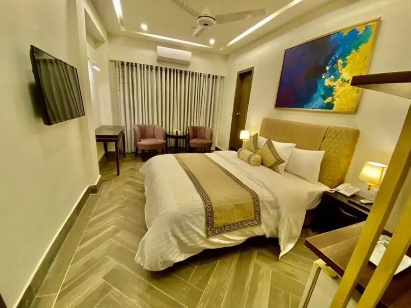 Shelton Hotel Mardan