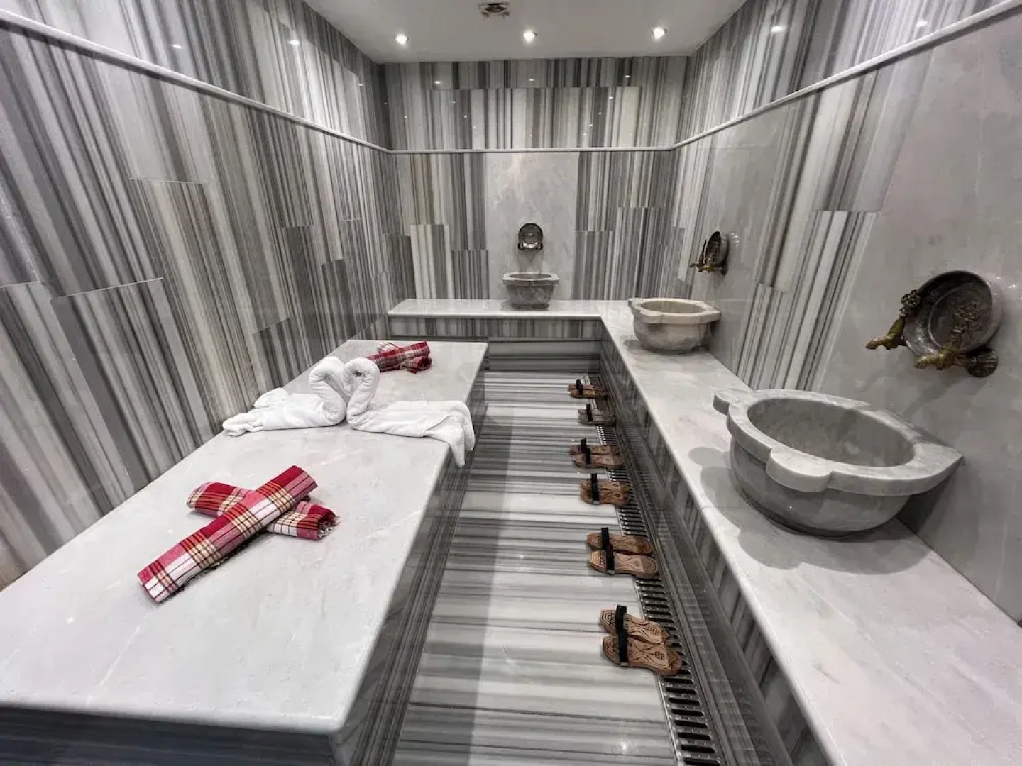 Demiröz Konak Otel