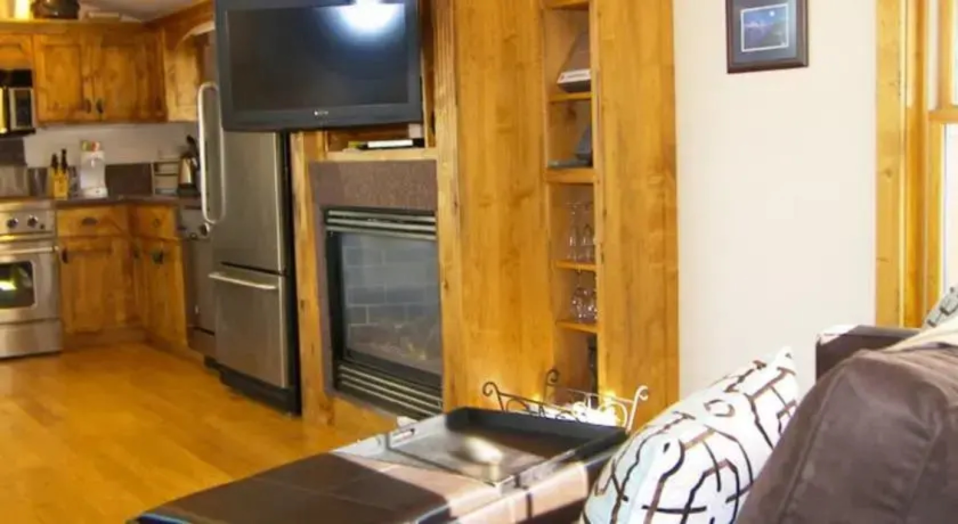 RedAwning Wood Residence