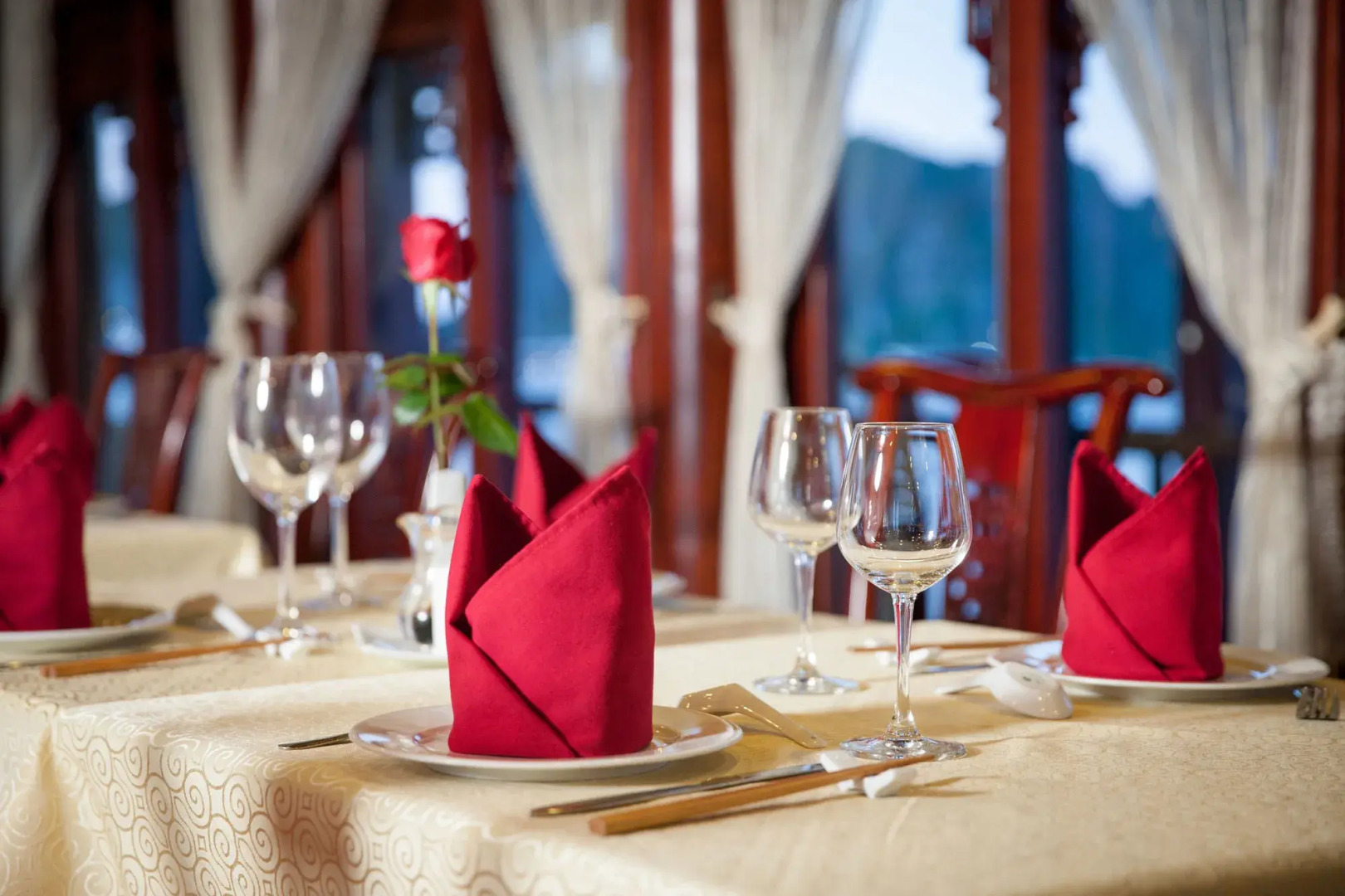 Halong Royal Palace Cruise