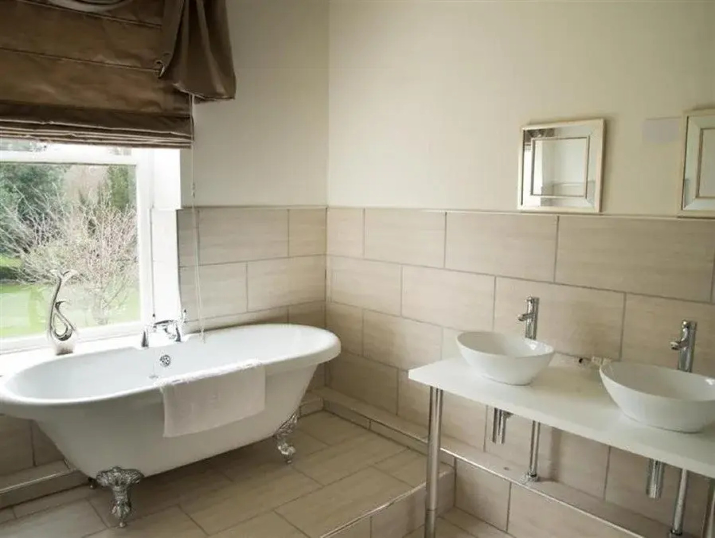 Mansfield Manor Hotel