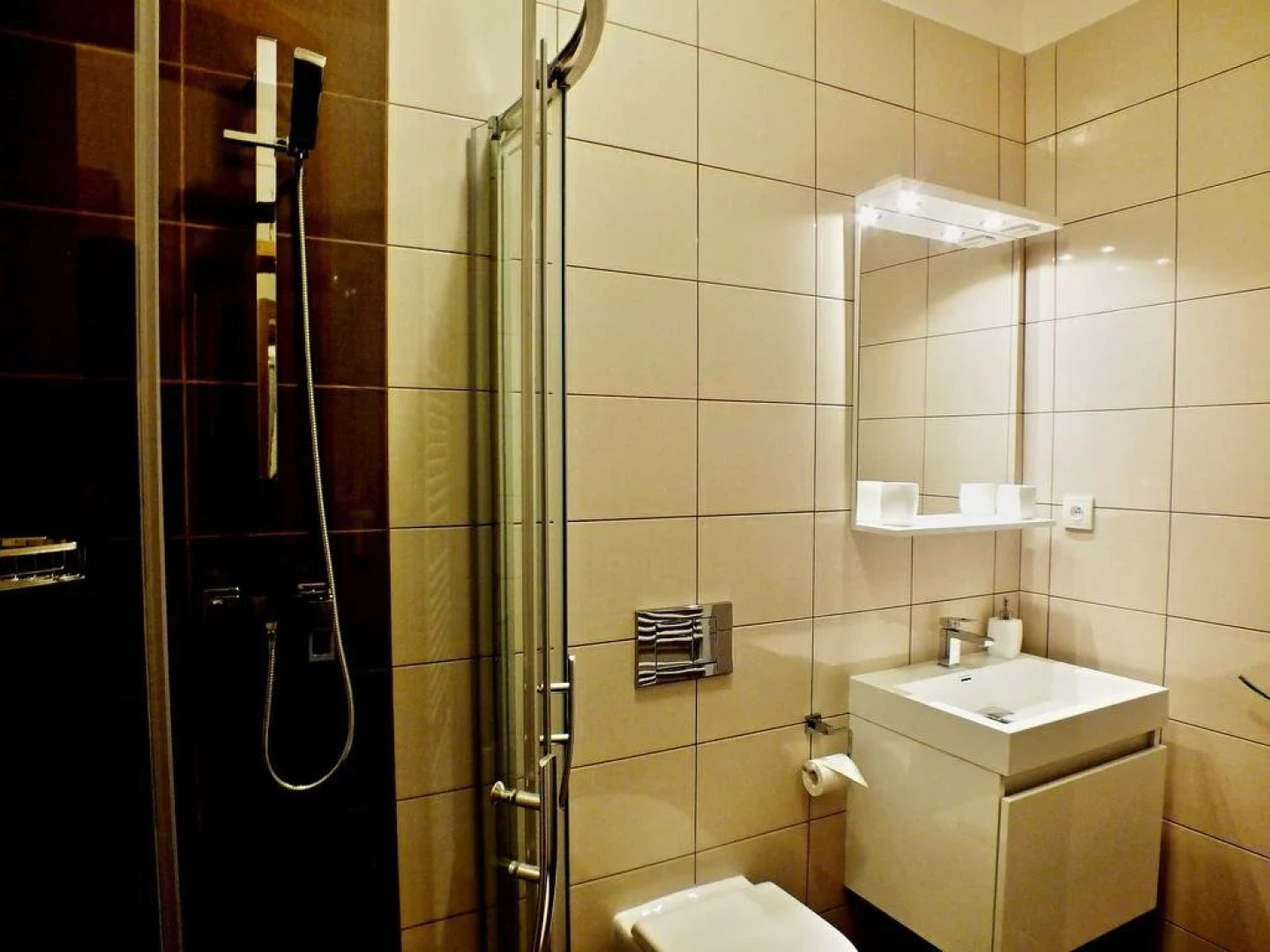 Zámecký Dvůr Černousy