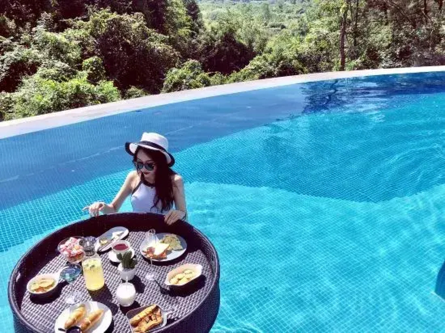 Yangshuo shulin listen to rain · Net red ranch hotel