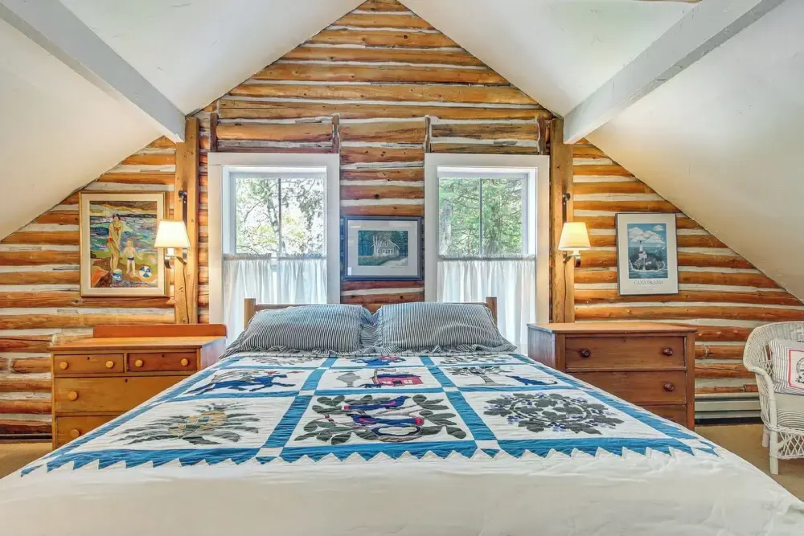 Baileys Harbor Cottage w/ Dock: Steps to Lake!