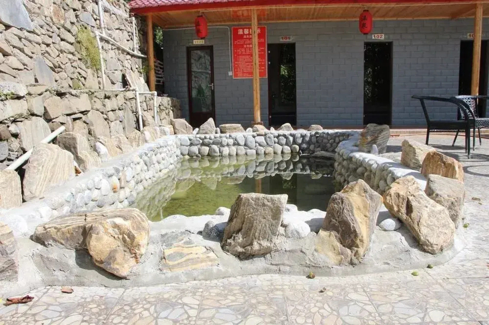 Hailuogou Yijiawenquan Hotel