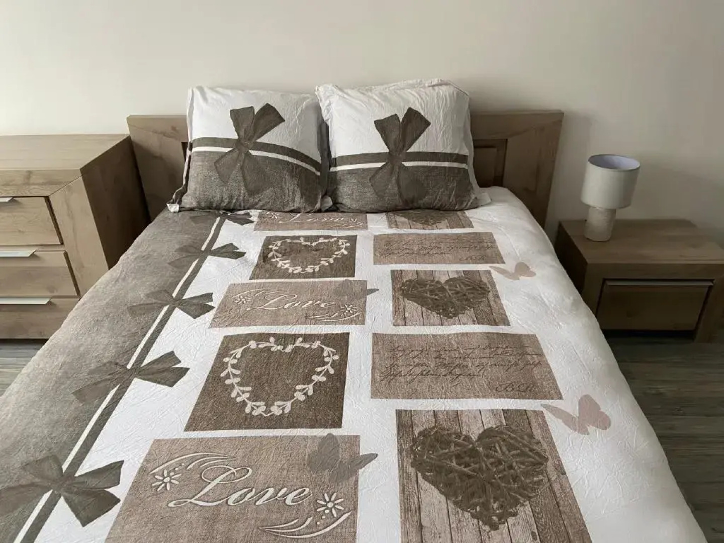 Maison entière 4 lits 8 pl avec jacuzzi proche du safari de Peaugres