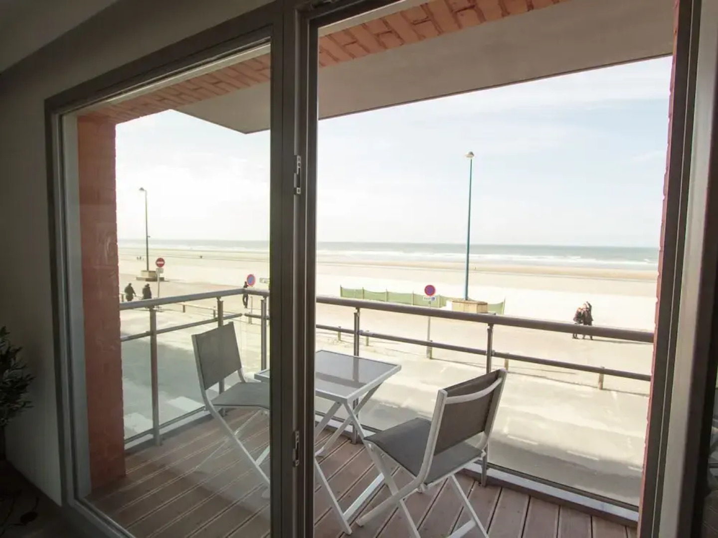 Modern beachside apartment in Bray-Dunes close to De Panne