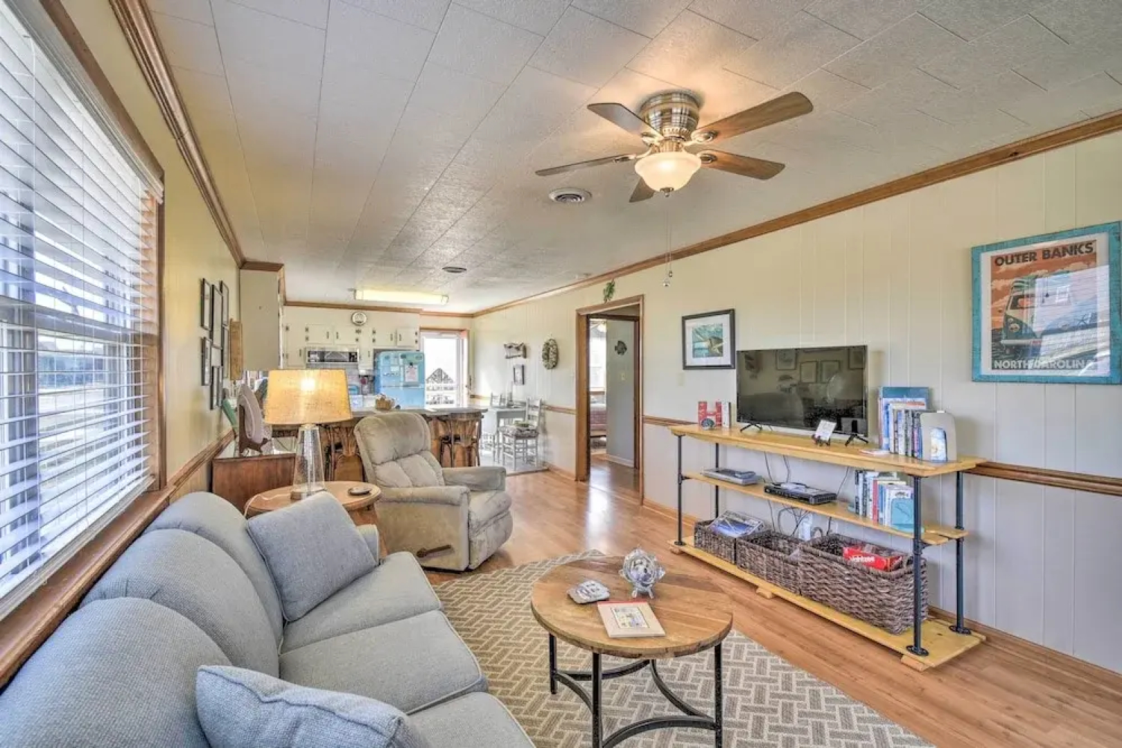 Nags Head Cottage: Screened Porch, Walk to Beach!