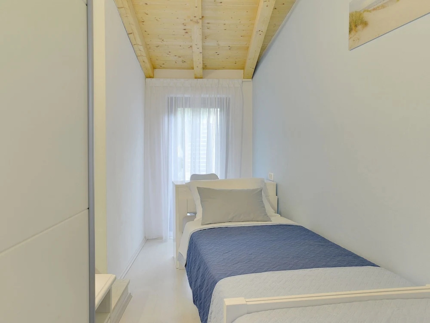 Detached House With Private Pool Near the Coast