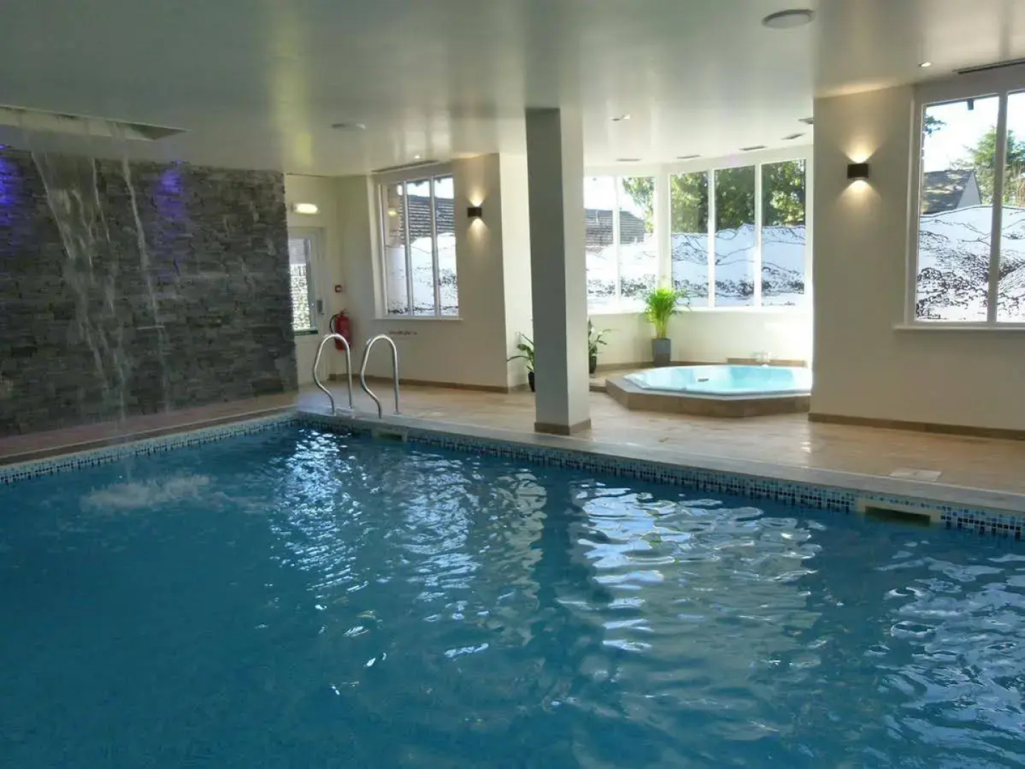 Stonecross Manor Hotel
