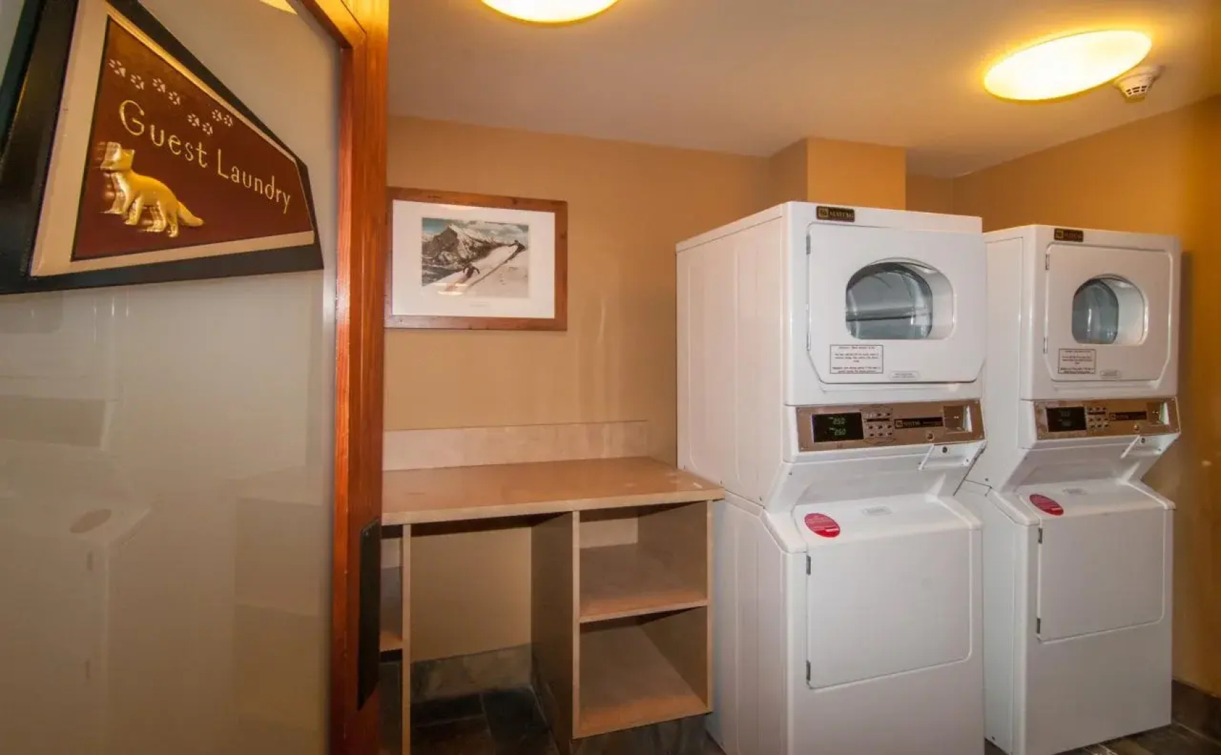 The Fox Hotel and Suites