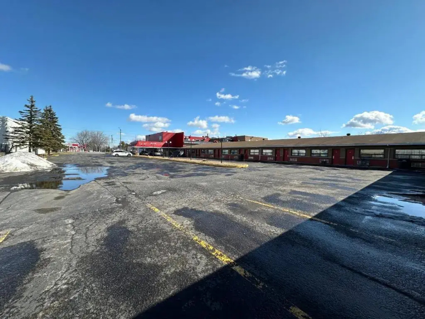 Econo Lodge Cornwall