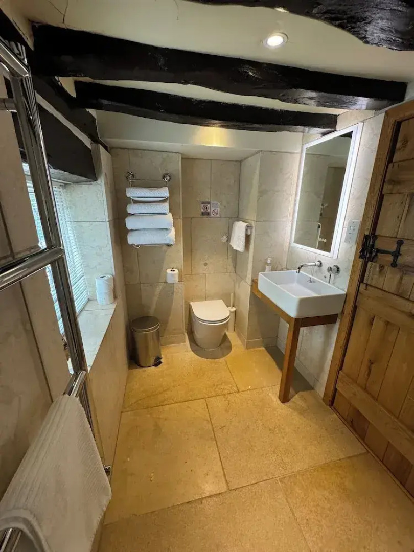 Heathrow Cottages B&B