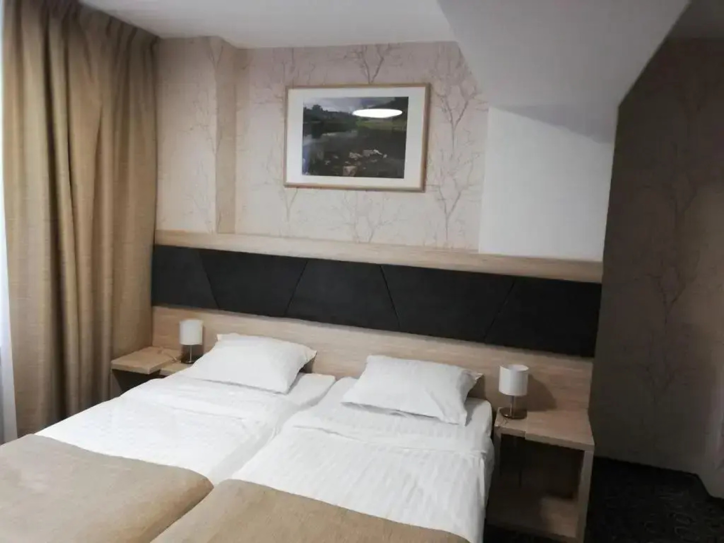 Hotelik na Słonecznym Wzgórzu