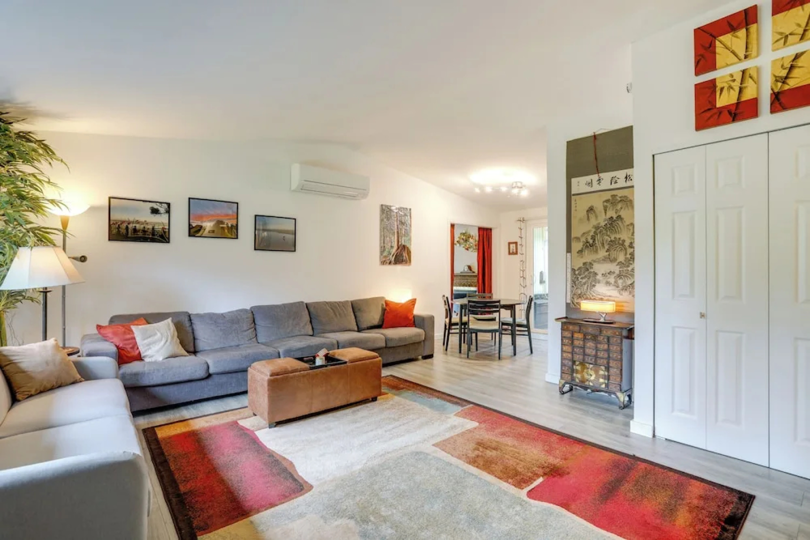 Pet-friendly Sammamish Home w/ Deck ~ 3 Mi to Lake
