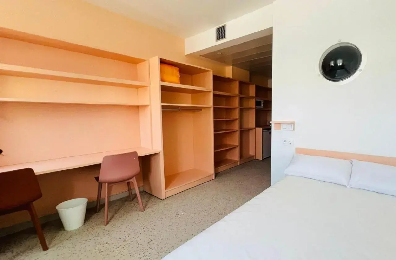 Loop Homes Tower Burjassot Hotel