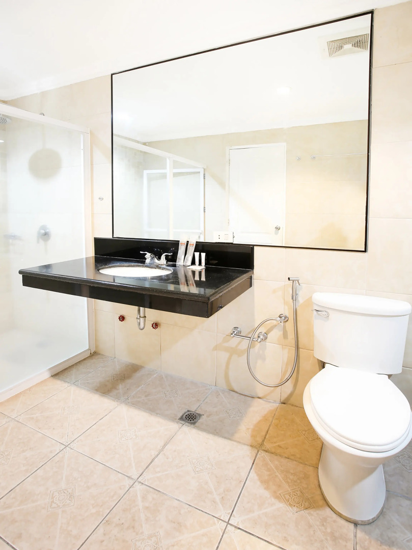 OYO 252 Hotel Euroasia (Vaccinated Staff)