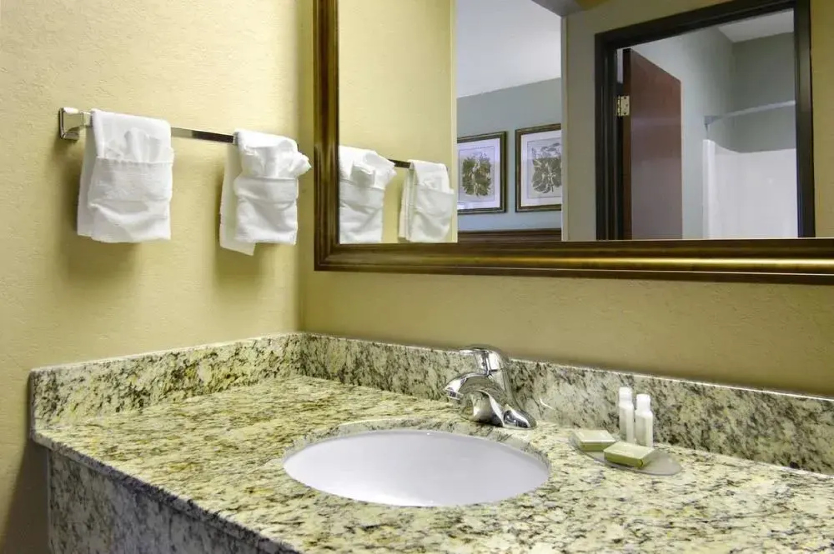 Baymont Inn & Suites Cherokee Smoky Mountains